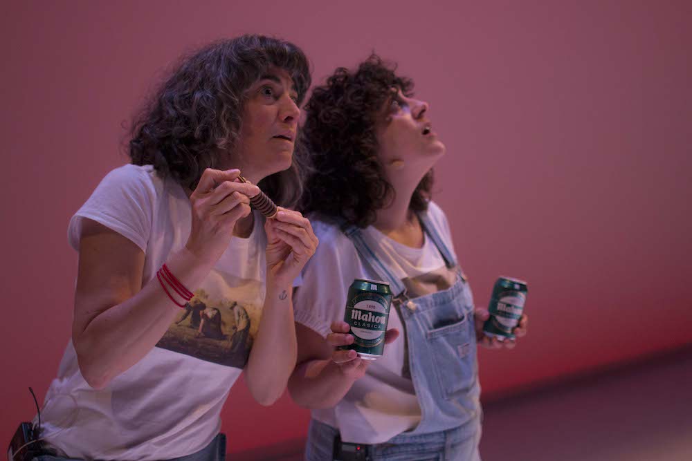"Las Explicationes" von Los Bárbaros mit Rocío Bello und Elena H. Villalba © Los Bárbaros / Prensa Conde Duque