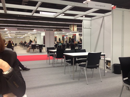 Agenten, unter der Messe das Herz