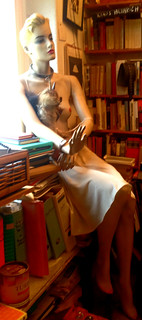 Muse mit Wolpertinger