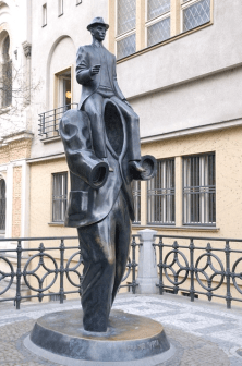 Franz Kafka - Denkmal in Prag - Glarean Magazin