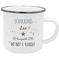 Tasse mit Name des Erstklässlers zur Einschulung
