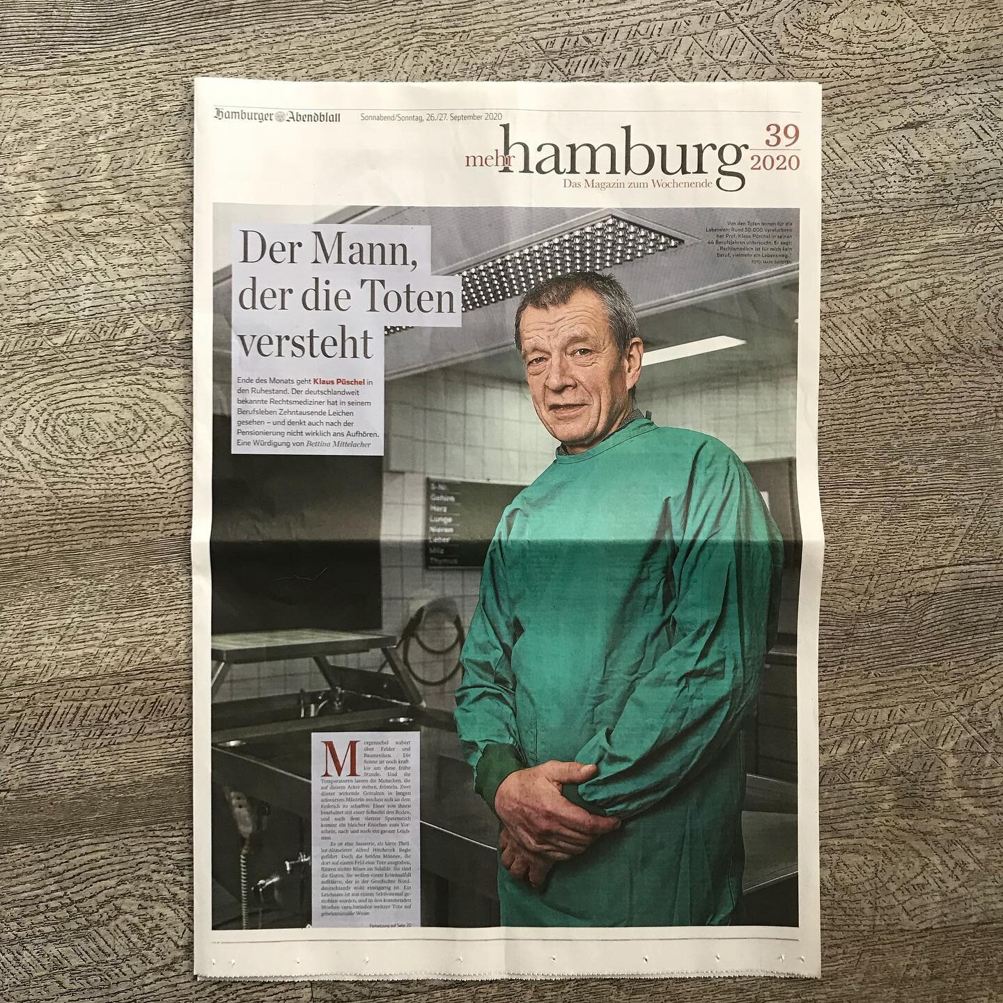 Ticket zu gewinnen:

Am Wochenende gab es im @abendblatt einen spannenden und ausf&uuml;hrlichen Bericht &uuml;ber den leidenschaftlichen Rechtsmediziner Klaus P&uuml;schel. 

Auch beim Krimifestival wird er dieses Jahr nat&uuml;rlich wieder dabei sein. Seine neue Sachbuchreihe &bdquo;Sex &amp; Crime&ldquo; - die er mit Gerichtsreporterin Bettina Mittelacher schreibt -  wird bei der Veranstaltung eine Hauptrolle spielen. 

Es gibt noch ein paar letzte Tickets f&uuml;r die Lesung - und wir freuen uns, dass wir diese Veranstaltung zus&auml;tzlich auch per Livestream anbieten k&ouml;nnen. 

Gewinnt ein Ticket zum Livestream! Schreibt uns bis Dienstag Abend in den Kommentar, was euch am Thema Rechtsmedizin fasziniert. 

Es gelten die Gewinnspiel-AGBs unseres Mitveranstalters @buchhandlungheymann:
https://www.heymann-buecher.de/shop/magazine/102423/teilnahmebedingungen_gewinnspiele_social_media.html

#klausp&uuml;schel #sexandcrime #rechtsmedizin #krimifestival #crime #krimiautor #hamburg #
