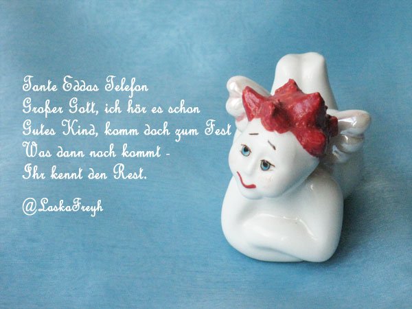 Adventkalender des Literaturblogs "Duftende Doppelpunkt" Rothaariges Engerl aus weißem Porzellan