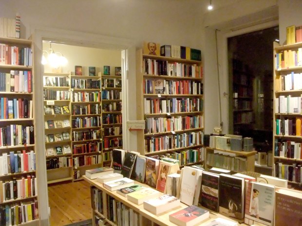 Berliner Büchertisch, Gneisenaustraße b