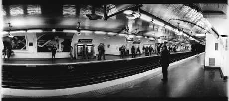 in the metro - © lorseau@deviantart