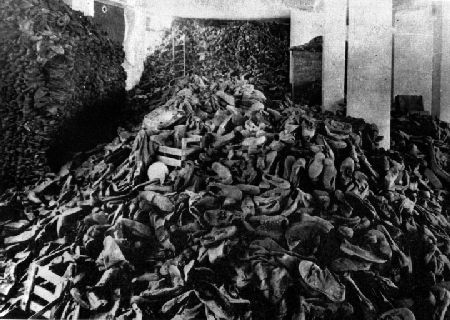 Schuhberge im KZ Auschwitz