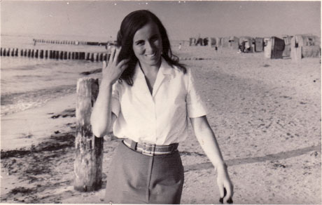 Charlotte Grasnick am Ostseestrand bei Graal Müritz