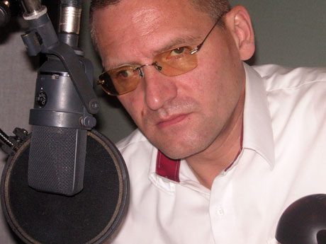 Benjamin Stein bei Rundfunkaufnahmen für den WDR im Downtown Studio München • Foto: Martin Heindel