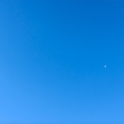 EINE WOLKE / UMA NUVEM