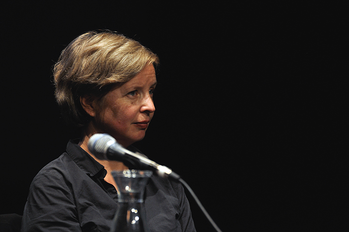 »Man verschenkt so ein unheimlich viel Potential an guter Energie.« Jenny Erpenbeck hat mit »Gehen, ging, gegangen« den Roman zur Flüchtlingskrise geschrieben