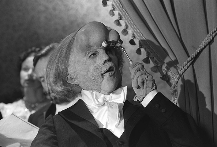 John Hurt in der Rolle des »Elephant Man« im gleichnamigen Film