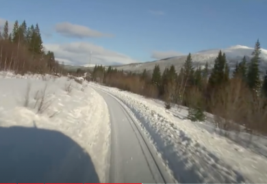 Vefsnfjord Am Übergang zwischen Grong und Mosjøen am Vefsnfjord wird das Wetter schön – ca. km 350