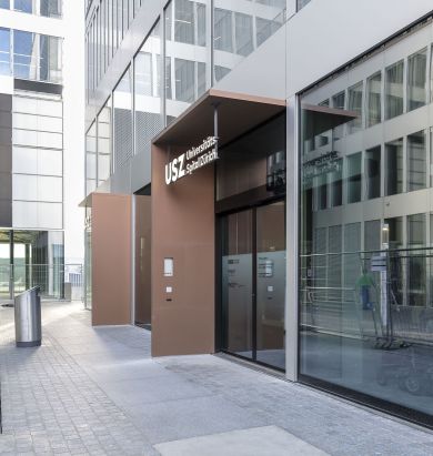 Eingänge Einheitlich gestaltete Eingänge – ©Flughafen Zürich AG