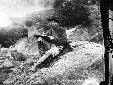 Harper's Alfred R. Waud, Zeichner von Harper's Weekly, hält Szenen aus der Schlacht um Gettysburg fest. Fotografiert wird er von Timothy H. O'Sullivan im Juni 1863.