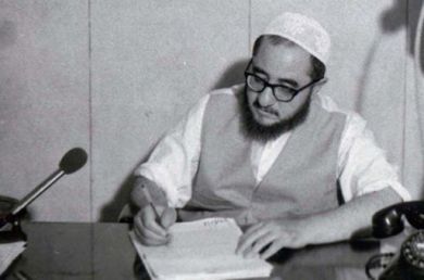 Iran Khalkhali Ayatollah Sadegh Khalkhali hat als erster oberster Richter der Revolutionsgerichte unzählige Todesurteile unterschrieben.