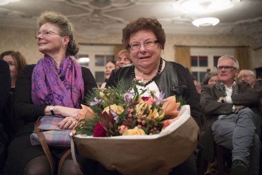 Jessica Hottinger, Ingrid Hörsch Hottingers Tochter Jessica und Hottingers Lebenspartnerin Ingrid Hörsch an der 90. Geburtstagsfeier (Foto: Journal21.ch/Keystone/Antony Anex)