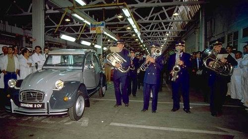 Der letzte Deux Chevaux 27. Juli 1990: Der letzte Deux Chevaux Foto © Citroën