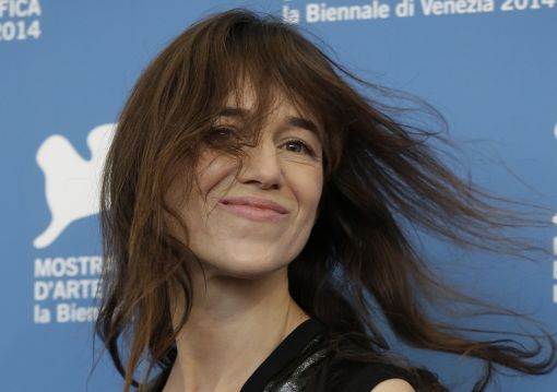 Charlotte Gainsbourg Charlotte Gainsbourg, französische Schauspielerin und Sängerin, ist Tochter des französischen Chansonniers und Schauspielers Serge Gainsbourg (1928–1991) und der britischen Schauspielerin Jane Birkin. Im Bild: Charlotte Gainsbourg 2014 in Venedig. (Foto: KeystoneAP/Andrew Medichini)