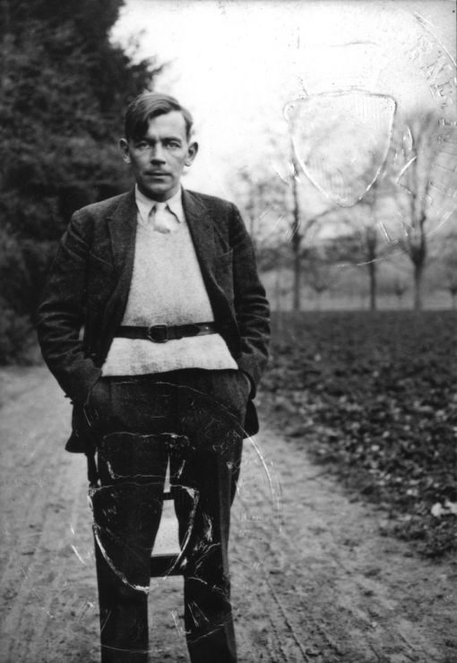 Friedrich Glauser 1938: Tod von Friedrich Glauser, Schweizer Schriftsteller. Nach einem wilden Leben schreibt er unter anderem fünf Kriminalromane mit Wachtmeister Studer als Hauptfigur. Er gilt als „Wegbereiter des modernen deutschsprachigen Kriminalromans“ (u. a. „Wachtmeister Studer“ 1936, „Matto regiert“ 1936). Glauser stirbt mit 42 Jahren in Nervi bei Genua - einen Tag vor der geplanten Hochzeit. Das Bild wurde am 4. Februar 1931 in Münsingen (BE) aufgenommen. (Foto: Keystone/Photopress-Archiv)