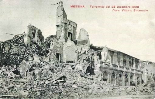 Messina 28. Dezember 1908: Keine Naturkatstrophe fordert im 20. Jahrhundert in Europa derart viele Opfer wie diese: Die Region rund um die Strasse von Messina wird um 05.21 Uhr von einem 37-sekündigen Erdbeben der Stärke 7,2 erschüttert. Messina, Reggio di Calabria und Palmi werden fast vollständig zerstört. Das Beben fordert je nach Schätzung zwischen 70’000 und 110’000 Tote.