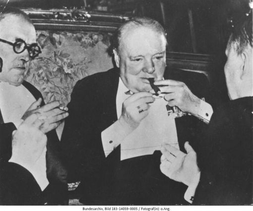 Churchill in Potsam Churchill in Potsdam (Bild: Deutsches Bundesarchiv, 183-14059-0005, Juli/August 1945)