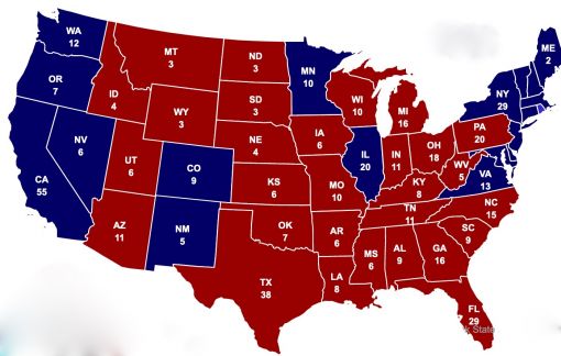Rot eingezeichnet sind jene Staaten, die Trump 2016 gewann, blau die Bundesstaaten, in denen Hillary Clinton siegte. Die Zahlen weisen auf die Anzahl der Elektoren hin. Nicht erwähnt in der Grafik sind Alaska (republikanisch) und Hawaii (demokratisch). (Grafik: journal21.ch/Real Clear Politics)