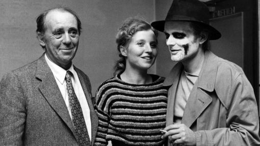 Böll 1975 mit Hanna Schygulla und Helmut Grien, den Hauptdarstellern bei der Verfilmung von „Ansichten eines Clowns“