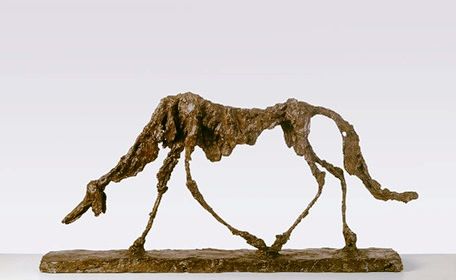 Le Chien 11. Januar 1966: Tod von Alberto Giacometti, Schweizer Bildhauer, Maler, Grafiker, beeinflusst vom Kubismus und Surrealismus. In den Dreissigerjahren begann er, höchstens sieben Zentimeter grosse Figürchen zu schaffen. Nach dem Krieg entstanden seine berühmtesten Werke: die langen, schlanken Skulpturen. Giacometti war vor allem in Paris tätig, besuchte jedoch regelmässig das Bergell, wo er am 10. Oktober 1901 geboren wurde. Im Bild „Le Chien“ (Giacometti Stiftung Schweiz).