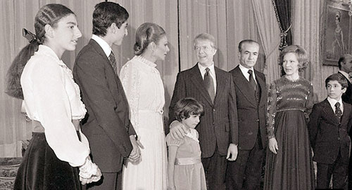 Jimi Carter Jimi Carter (4. v. re.) und seine Frau (2. v. re.) im Kreis der Pahlavi-Familie in Teheran