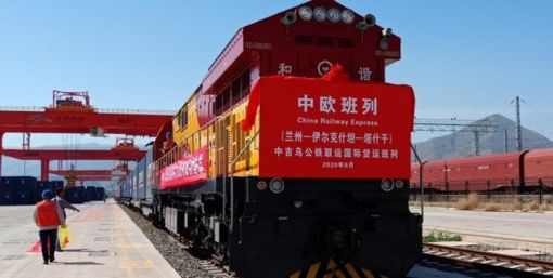 Ein Vorzeigeprojekt: Eine neue Eisenbahnlinie soll die Stadt Bayan Nur im Norden Chinas mit Teheran verbinden.
