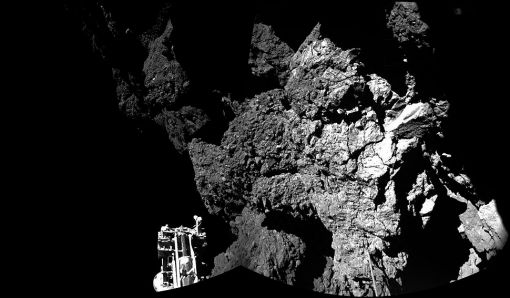 „Tschuri“ 2014: Die Raumsonde „Philae“ der Europäischen Weltraumbehörde ESA landet auf dem Kometen „Tschuri“ (67P/Tschurjumow-Gerassimenko) und funkt Fotos zur Erde. Damit ist erstmals in der Geschichte der Raumfahrt die Landung auf einem Kometen geglückt. (Foto: European Space Agency)