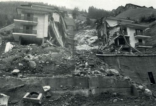 Morignone Die Felsmassen begraben das Dorf Morignone im oberen Veltlin unter sich. 53 Menschen kommen ums Leben, 1500 Personen werden obdachlos.