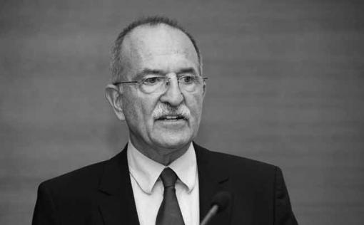Russ-Mohl Prof. Dr. Stephan Russ-Mohl (Bild: Daimler und Benz Stiftung)