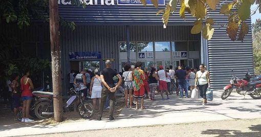 Supermarkt Schlange vor Supermarkt