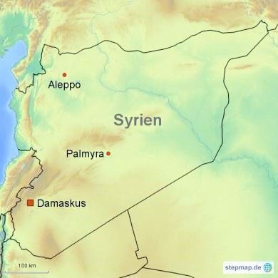 Palmyra In einem Gefängnis in der syrischen Wüstenstadt Palmyra/Tadmur werden etwa 1000 Gefangene, die ohne Gerichtsurteil eingekerkert wurden, massakriert. Geleitet wird die Aktion von Rifaat al-Asad, dem Bruder von Präsident Hafez al-Asad. Am Tag zuvor war ein Attentat auf Hafez al-Asad fehlgeschlagen. Kämpfer des „Islamischen Staats” sprengen das Gefängnis Ende Mai 2015. (Karte: Journal21.ch/stepmap.de)