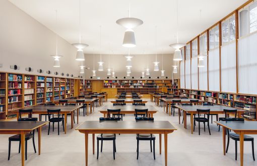 ZHB Freihandbibliothek Lesesaal in der umgebauten ZHB. © Fotograf: Leo Finotti, São Paulo
