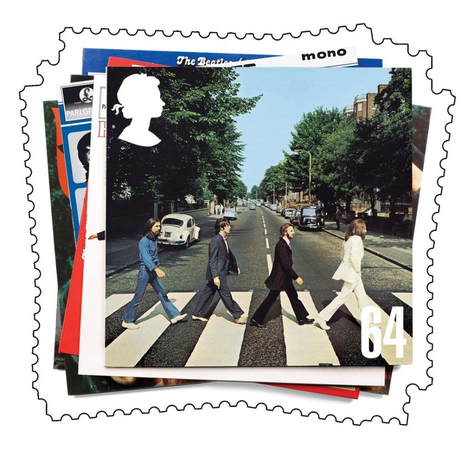 Vor 50 Jahren, am 26. September 1969, erschien das letzte gemeinsam produzierte Studio-Album der Beatles, Abbey Road. Das Album wurde nach der gleichnamigen Strasse im Londoner Stadtteil St. John’s Wood im Stadtbezirk City of Westminster benannt, in der sich die Tonstudios der EMI befinden, in denen die meisten ihrer Aufnahmen entstanden waren.

Das Album entstand in der Phase, in der sich die Beatles gerade trennten. Sechs Tage nachdem Lennon seinen Abschied verkündet hatte, wurde das Album veröffentlicht. Abbey Road gelangte innerhalb einer Woche auf Platz eins der britischen Charts und konnte diesen Platz 18 Wochen lang behaupten. International war es ähnlich erfolgreich. 

Das Cover, das wohl zu den berühmtesten der Popgeschichte gehört, zeigt die Beatles, wie sie den Zebrastreifen der Londoner Abbey Road überqueren. Die britische Post ehrte die Beatles auf ihre Weise, indem sie im September 2006 sechs Briefmarken mit den bekanntesten Plattenhüllen der Beatles herausbrachte. (Foto: Keystone/AP/Royal Mail, HO)