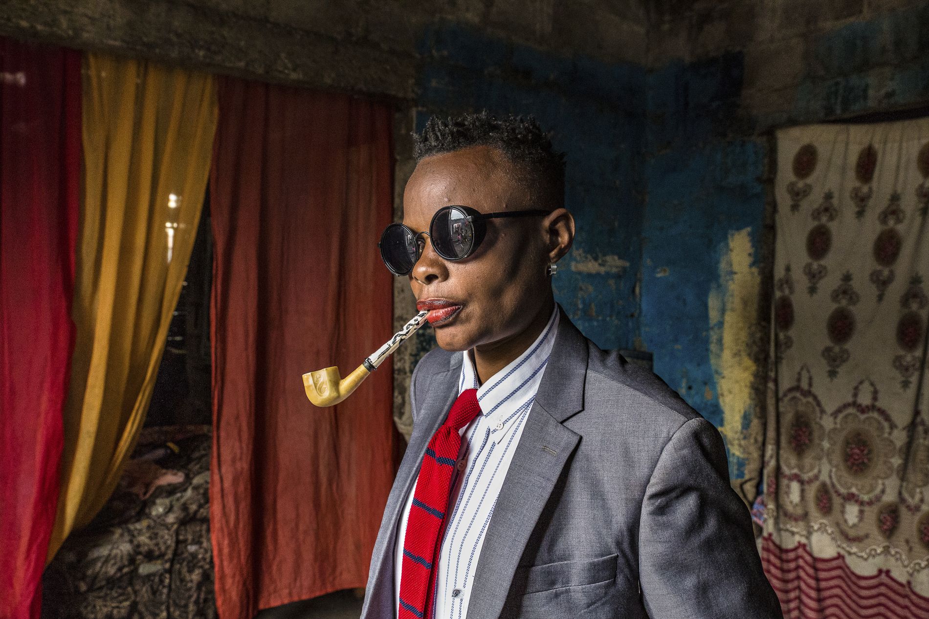 Clementine Biniakoulou, 52-year-old housewife and sapeuse for 36 years, in Brazzaville, 
2017 © Tariq Zaidi