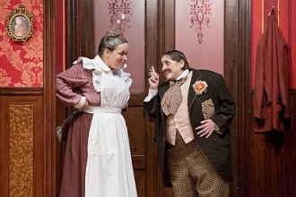 Katharina Thalbach und Wenka von Mikulicz (l.) in "Der Raub der Sabinerinnen".