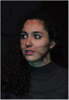 Léa Cassagnau was born in 1996. She is studying for a master's degree in comparative literary studies at University Paris 3 – Sorbonne Nouvelle. 

Léa Cassagnau est née en 1996. Elle est étudiante en master de littérature comparée à l'Université Paris 3 – Sorbonne Nouvelle. 

Léa Cassagnau, geboren 1996, studiert komperative Literaturwissenschaft an der  University Paris 3 – Sorbonne Nouvelle. 
