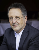 Rainer Moritz, geboren 1958, deutscher Literaturkritiker und Autor. Er ist Leiter des Literaturhauses Hamburg.

Rainer Moritz, born 1958, German literary critic and writer. He is director of Literaturhaus Hamburg.