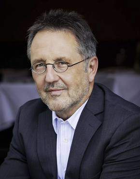 Rainer Moritz, geboren 1958, deutscher Literaturkritiker und Autor. Er ist Leiter des Literaturhauses Hamburg.

Rainer Moritz, born 1958, German literary critic and writer. He is director of Literaturhaus Hamburg.
