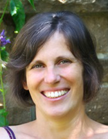 Ágnes Orzóy ist Redakteurin bei Hungarian Literature Online (hlo.hu) und Asymptote (http://www.asymptotejournal.com/). Außerdem schreibt sie Rezensionen, lehrt Literatur und übersetzt aus dem Englischen ins Ungarische.

Ágnes Orzóy is the editor of Hungarian Literature Online (hlo.hu) and editor-at-large at Asymptote (http://www.asymptotejournal.com/). She also writes reviews, teaches literature, and translates from English into Hungarian.