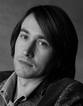 Aleš Šteger ist ein slowenischer Dichter, Essayist und Romanautor. Seine Bücher wurden in 16 Sprachen übersetzt und seine Gedichte zahlreichen bekannten Magazinen und Zeitungen wie The New Yorker, Die Zeit, NZZ, TLS etc. veröffentlicht.

Aleš Šteger is a poet, essayist and novelist, writing in Slovenian. Štegers books have been translated into 16 languages and his poems appeared in internationally renown magazines and newspapers as The New Yorker, Die Zeit, Neue Zürcher Zeitung, TLS and many others.