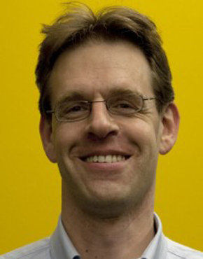 Henning Kornfeld, b. 1966, is a news media journalist and based in Heidelberg. Until 2012, he was Deputy Editor-in-Chief of the media news service kress.

Henning Kornfeld, geboren 1966, ist Medienjournalist in Heidelberg. Bis 2012 war er stellvertretender Chefredakteur des deutschen Branchendienstes kress.