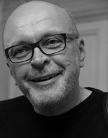 Miha Mazzini is the writer of 30 books published in 10 languages. He is the screenwriter of 4 award-winning films, director of 5 short films and a recipient of the American Pushcart prize for short story. He represents authors in the SAZOR, the Slovenian Organization of Authors and Publishers for Reproduction Rights. More at: www.MihaMazzini.com. His novel German Lottery (Deutsche Lotterie) was recently published in Germany (Transit Verlag). Miha Mazzini, geboren 1961 in Jesenice im damaligen Jugoslawien, lebt als slowenischer (mit italienischen Vorfahren) Autor, Dramatiker und Filmemacher in Ljubljana. Seine Bücher gehören zu den meist verkauften in Slowenien, sind in neun Sprachen übersetzt und haben zahlreiche Preise erhalten. “Deutsche Lotterie” ist seine erste Veröffentlichung in deutscher Sprache (Transit Verlag) 