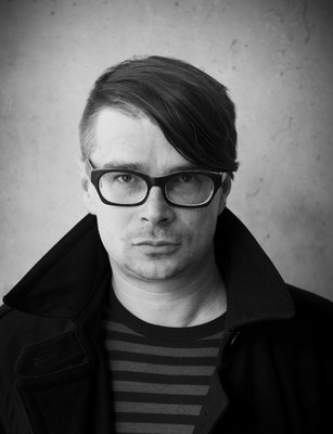 b. 1972, is a Czech writer, screenplay author and playwright. His Grand Hotel and his graphic novel Alois Nebel have been made into films. Rudiš held the Siegfried Unseld Guest Professorship at Berlin Humboldt University. He was awarded the Usedom Literature Prize for his literary work.
“Jaroslav Rudiš – probably the most interesting Czech contemporary writer for a long while – also seems in his novel (Vom Ende des Punks in Helsinki) to be fascinated by German history and contemporary affairs.”
Marko Martin / Neue Zürcher Zeitung
