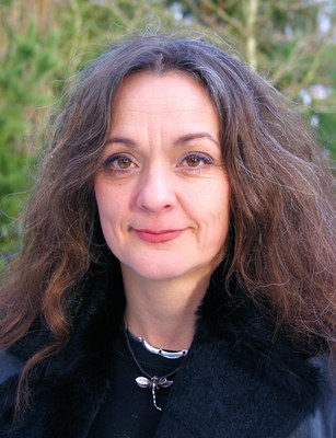 Theresa Schillab is an educational scientist at Aarhus University. Her specialist research interests are the philosophy of science, communicative behaviour and the neurosciences.