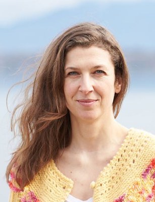 Carmen Stephan, b. 1974, is a German writer, after several years in Rio de Janeiro she now lives in Geneva. She was awarded the Literature Prize by the Jürgen Ponto Foundation.