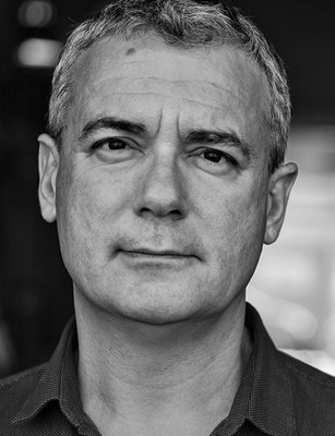 Ilija Trojanow, b. 1965, is a German writer, translator and publisher. He is a native of Bulgaria; he has lived in Kenya, India, France, South Africa, Germany and currently in Vienna. His novels have received numerous accolades. He is among the supporters of the Charter of Digital Basic Rights of the European Union that was published at the end of November 2016. Since April 2017, Trojanow is an honorary assessor in the Presidency of the PEN Centre Germany.